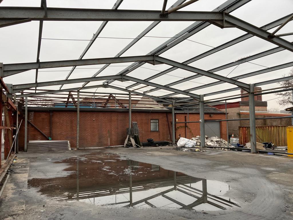 75 ft x 40 ft x 13 ft (22.9m x 12.2m x 4m) Used Steel Building